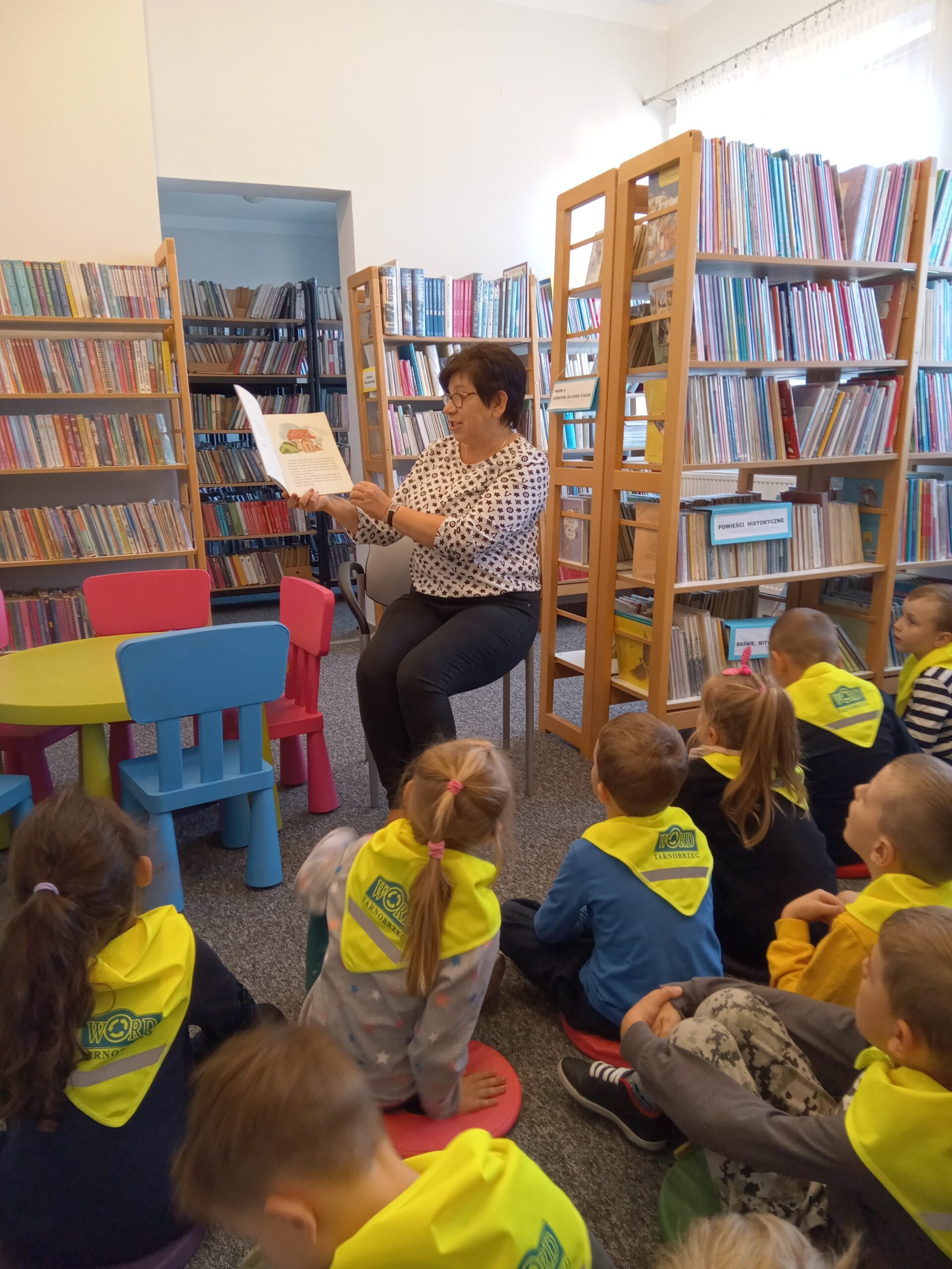  „MALINKI” W BIBLIOTECE PUBLICZNEJ.